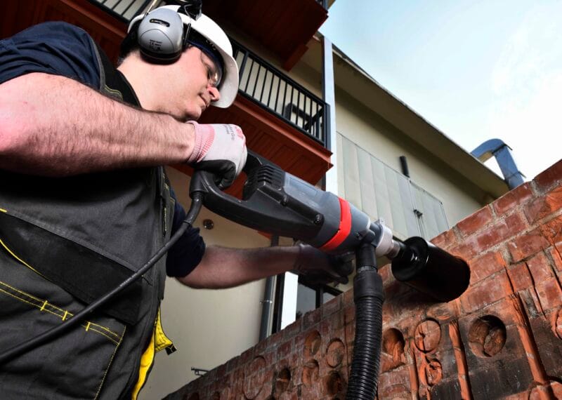 jak správně vrtat s diamantovou vrtačkou z ruky