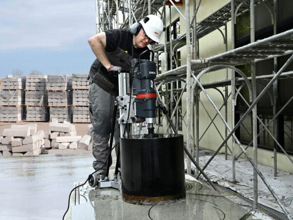 AGP DM20 - Vysokofrekvenční jádrová vrtačka na mokro, pro vrtání do železobetonu až Ø500 mm